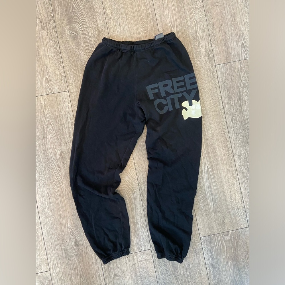COPY - FreeCity black sweatpants - medium